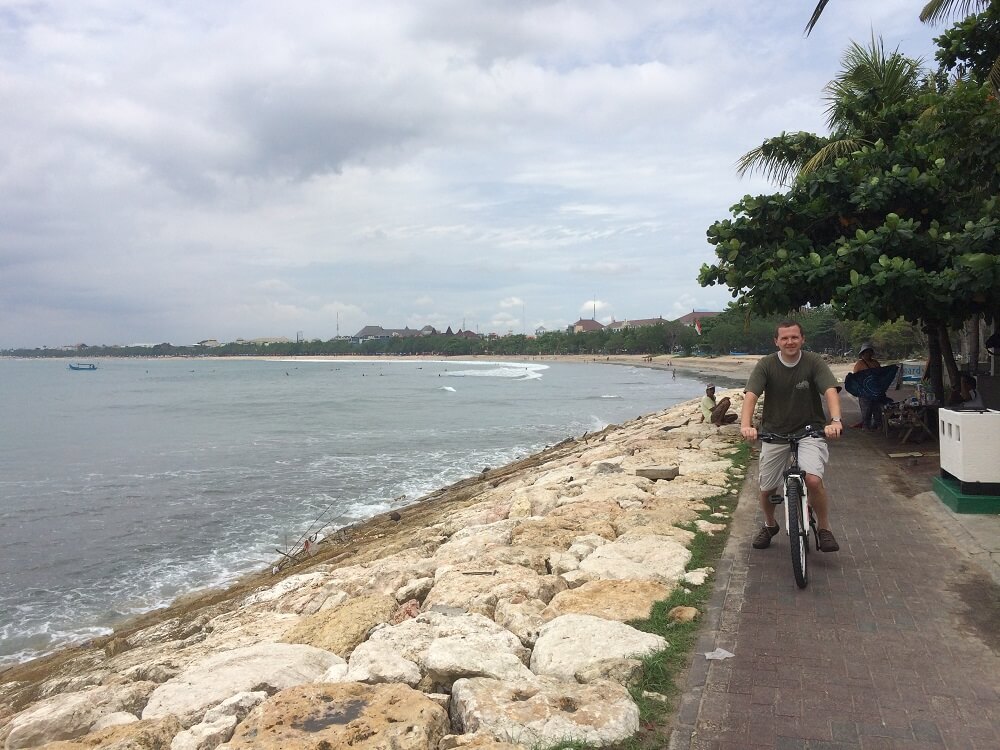 Bike path from Holiday Inn Resort