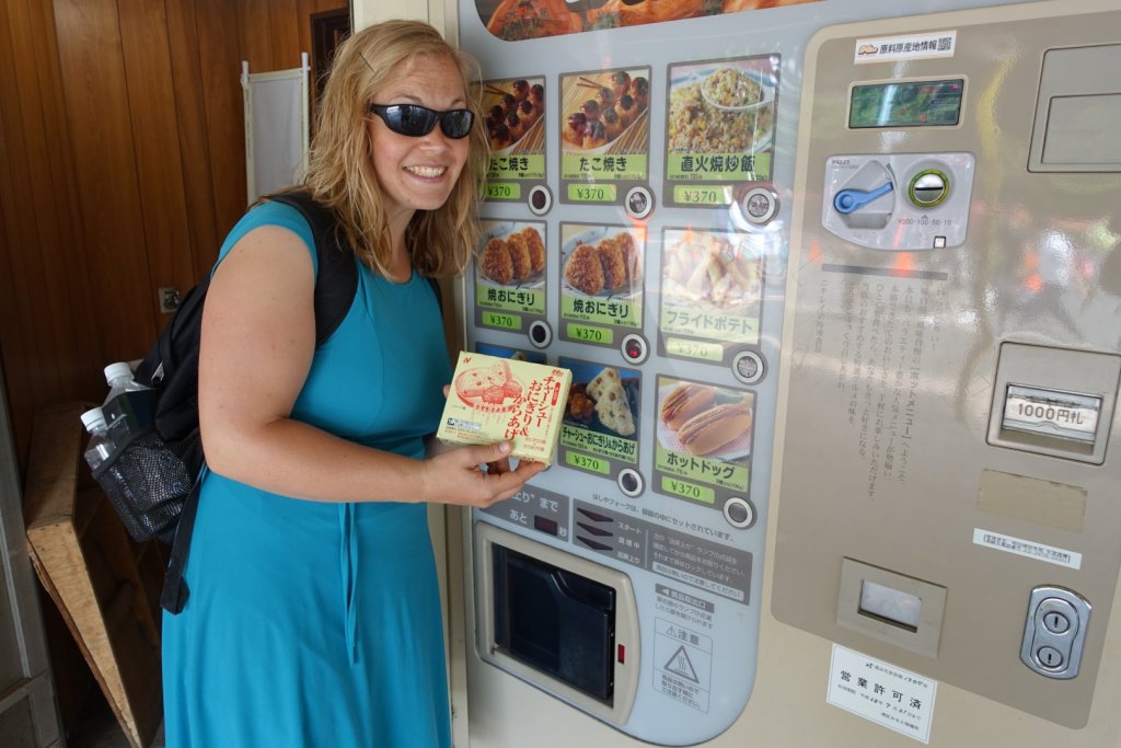 Warm food vending machine