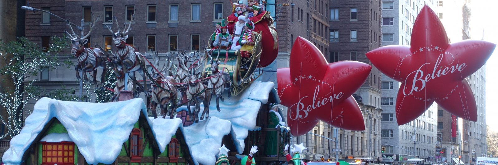 Santa Claus float in parade