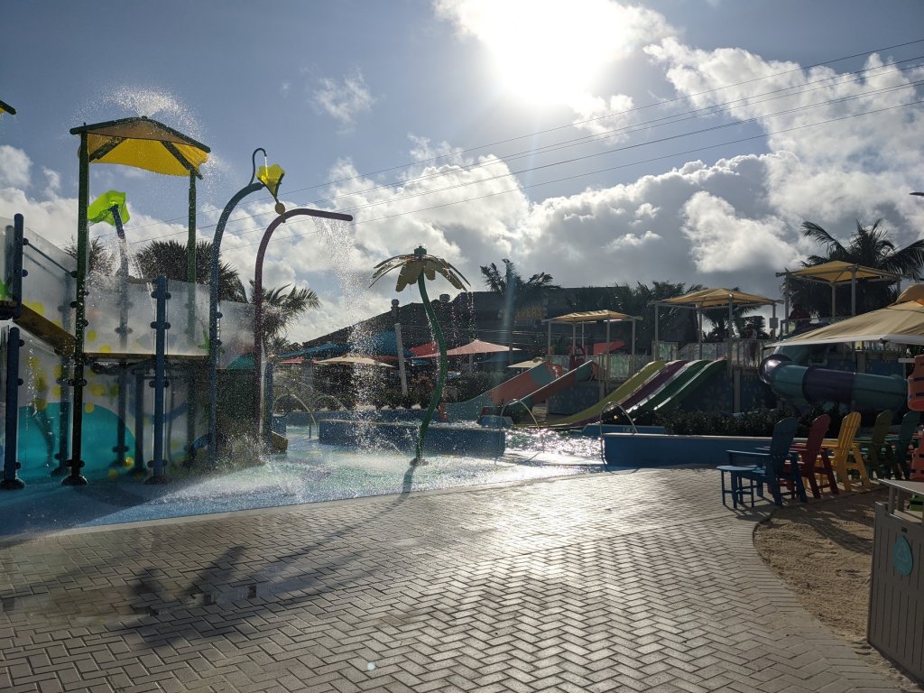 large splashpad and kid water slides