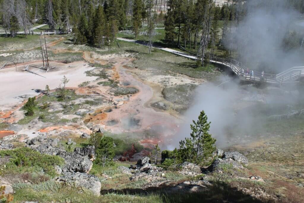 trail by thermal hotsprings and vents